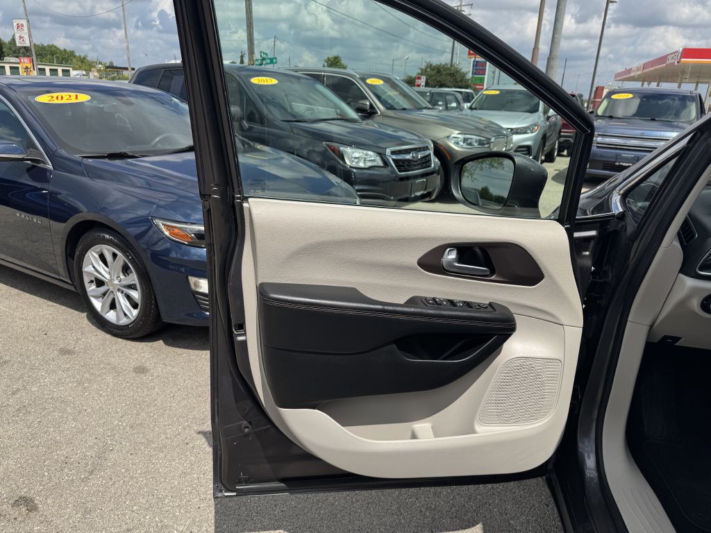 2018 Chrysler Pacifica Image 22