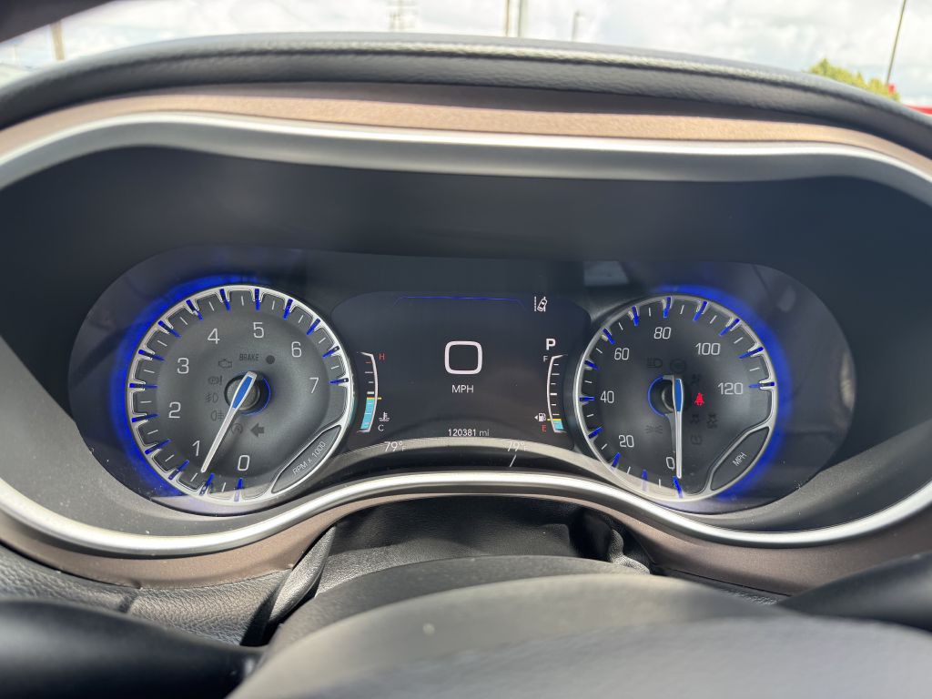 2018 Chrysler Pacifica Image 25
