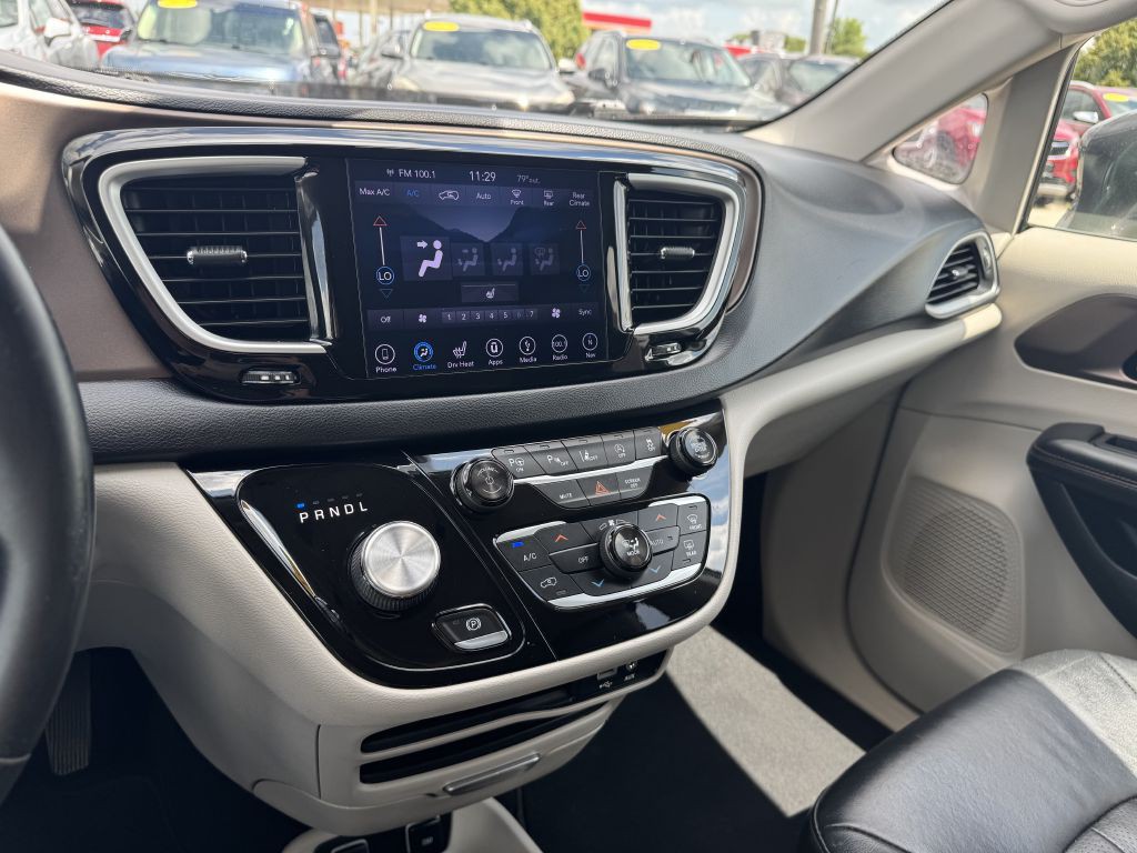 2018 Chrysler Pacifica Image 26