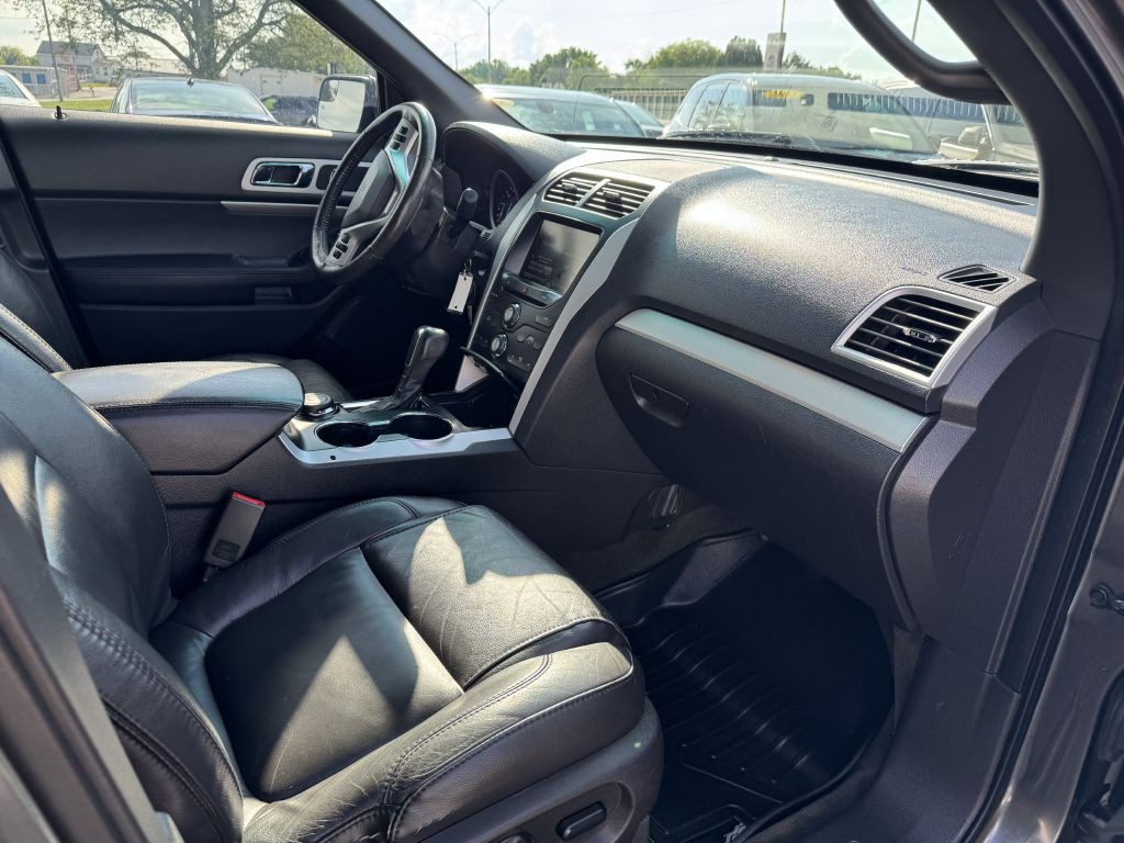 2015 Ford Explorer Image 12