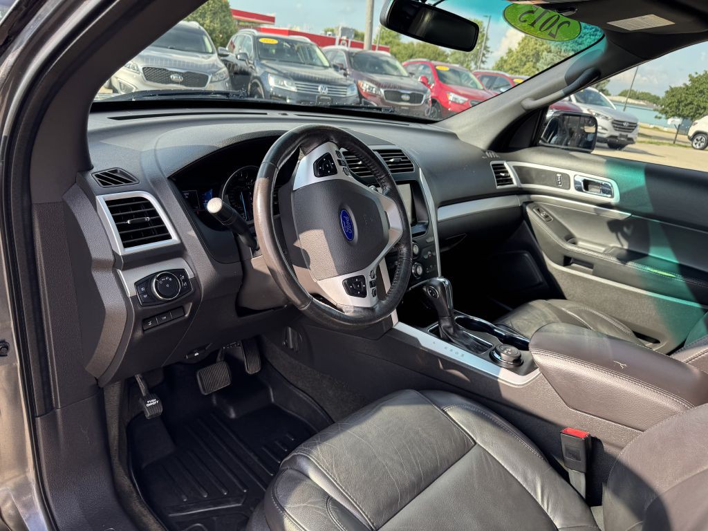 2015 Ford Explorer Image 23
