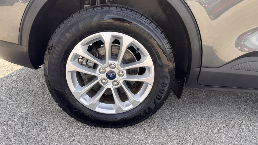 2020 Ford Escape Image 19