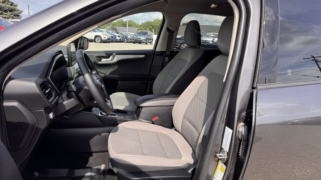 2020 Ford Escape Image 21