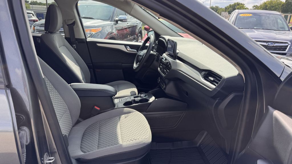 2020 Ford Escape Image 27