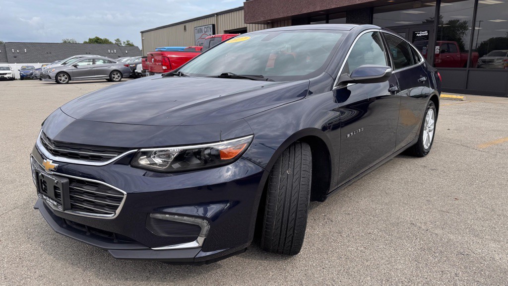 2017 Chevrolet Malibu Image 3