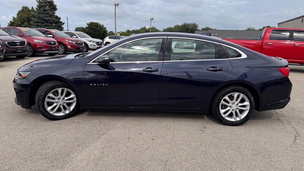 2017 Chevrolet Malibu Image 4