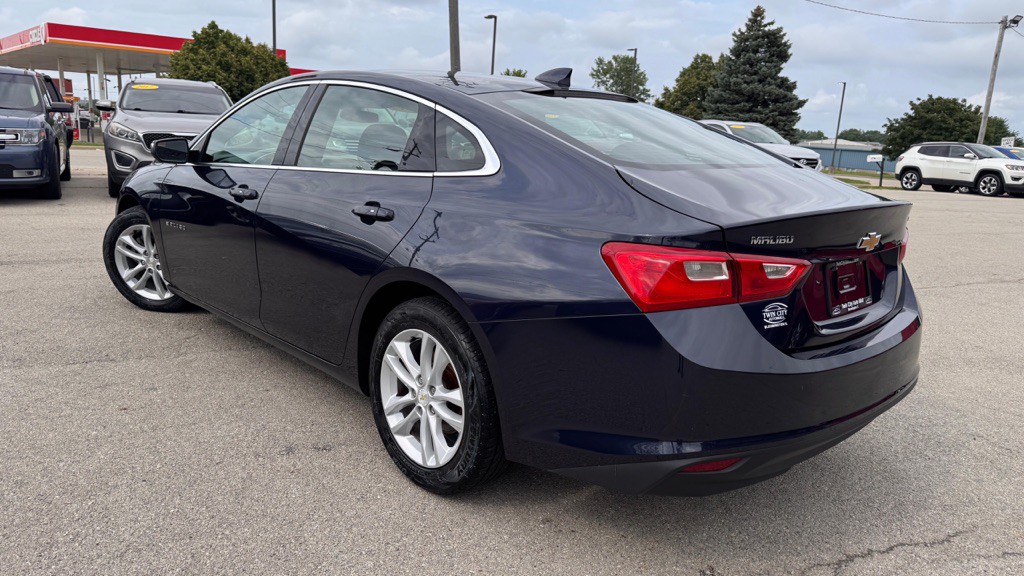 2017 Chevrolet Malibu Image 5