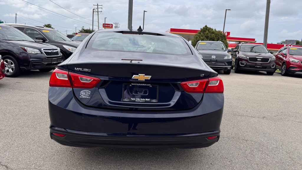 2017 Chevrolet Malibu Image 6