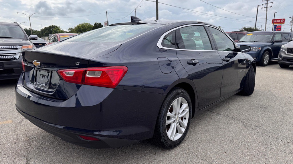 2017 Chevrolet Malibu Image 7