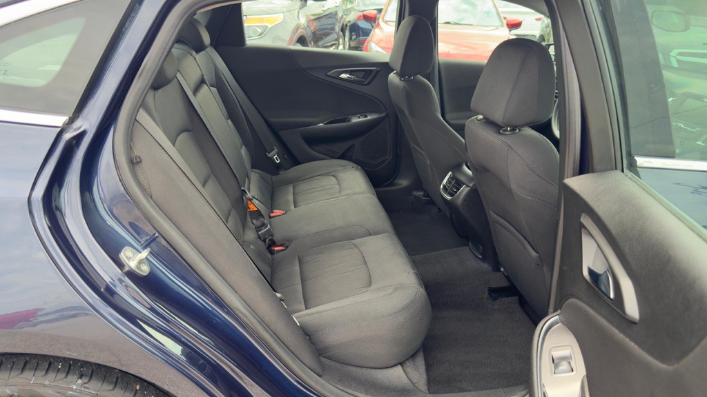 2017 Chevrolet Malibu Image 18