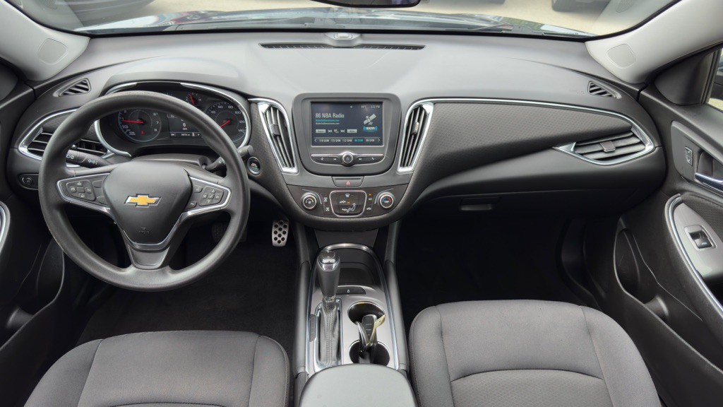 2017 Chevrolet Malibu Image 20