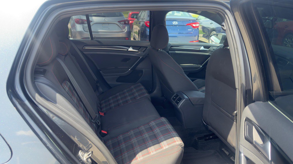 2015 Volkswagen GTI Image 15