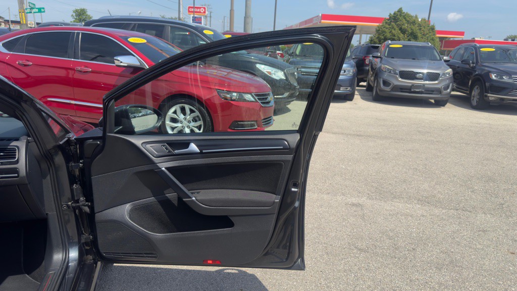 2015 Volkswagen GTI Image 20