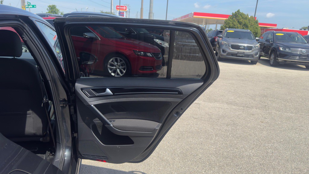 2015 Volkswagen GTI Image 22