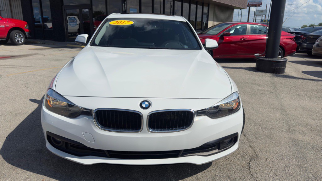 2017 BMW 3 Series Image 2