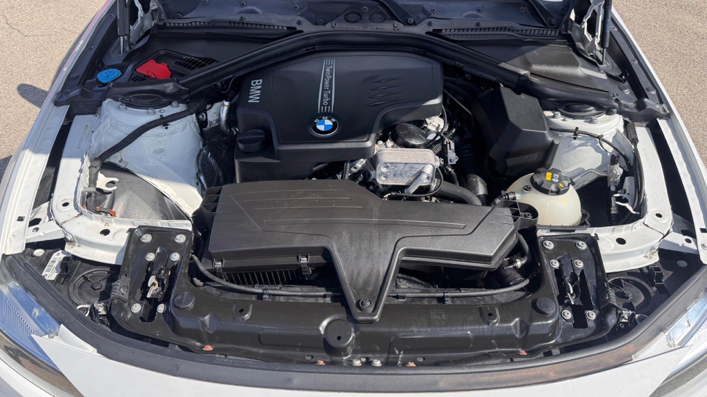 2017 BMW 3 Series Image 27