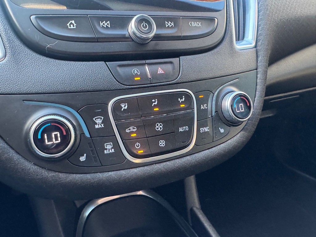 2020 Chevrolet Malibu Image 25