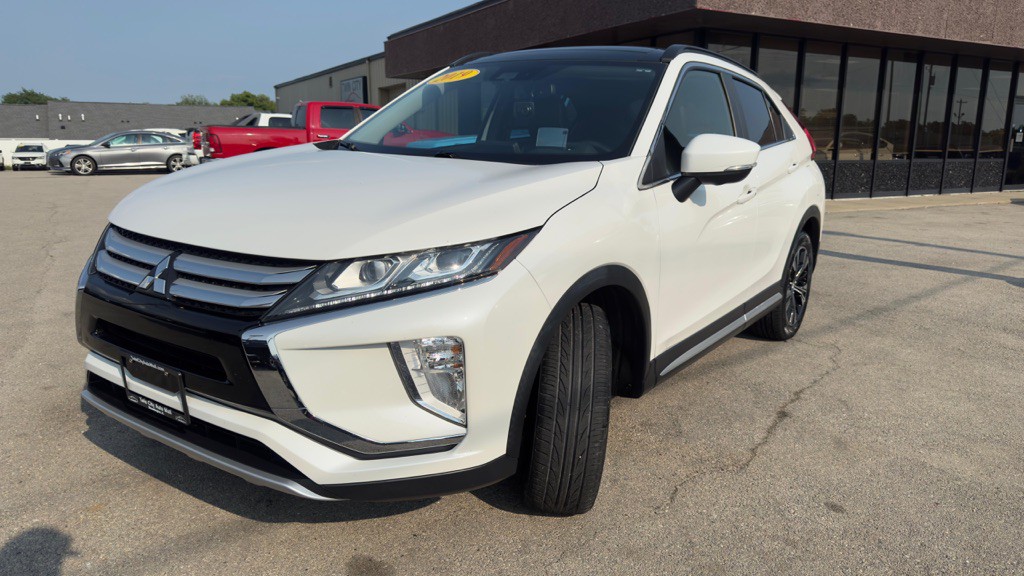 2019 Mitsubishi Eclipse Image 3