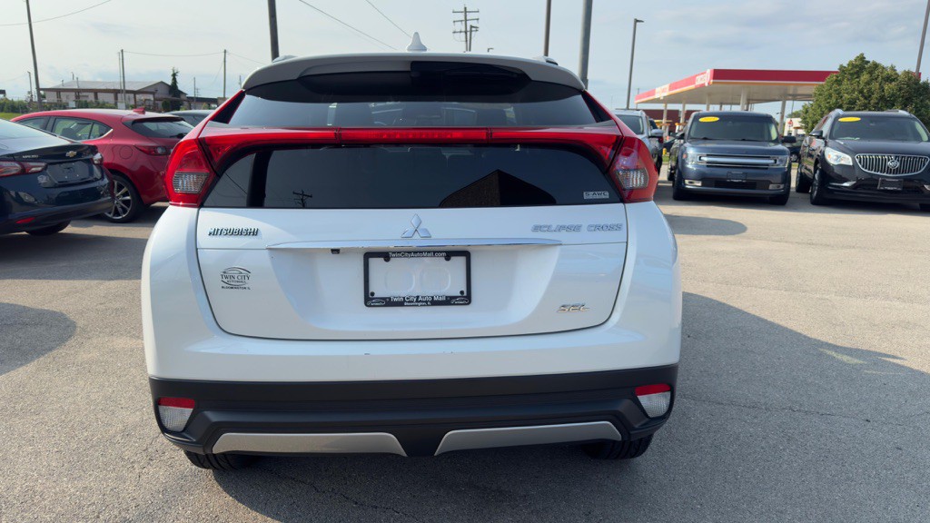 2019 Mitsubishi Eclipse Image 6