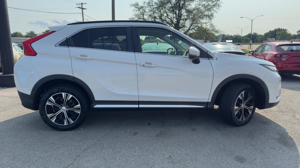 2019 Mitsubishi Eclipse Image 8