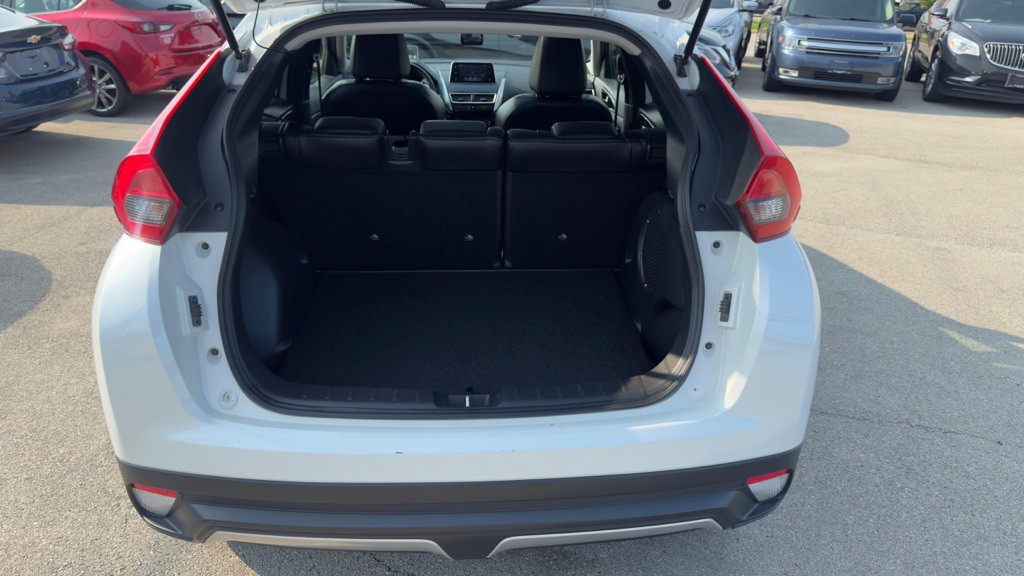 2019 Mitsubishi Eclipse Image 9