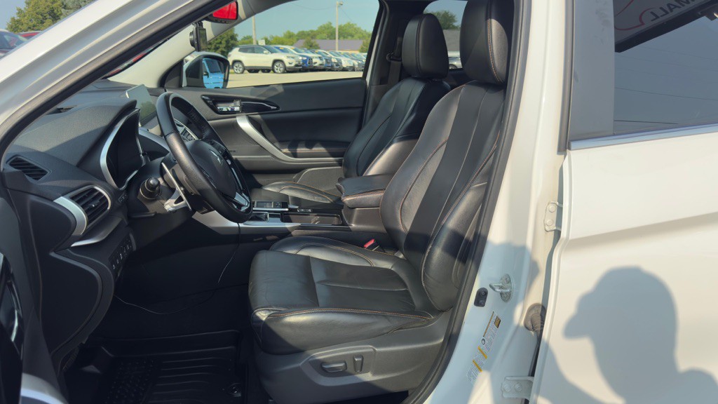 2019 Mitsubishi Eclipse Image 14