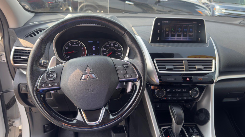 2019 Mitsubishi Eclipse Image 16