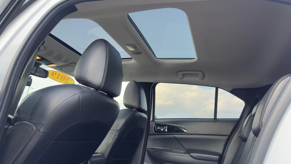 2019 Mitsubishi Eclipse Image 18