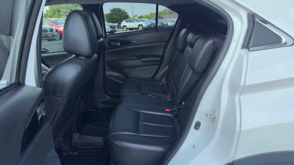 2019 Mitsubishi Eclipse Image 19