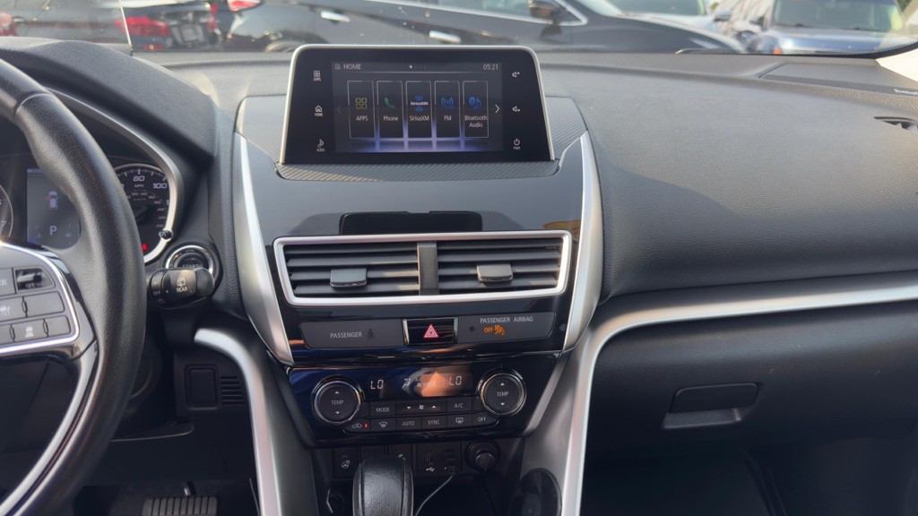 2019 Mitsubishi Eclipse Image 21