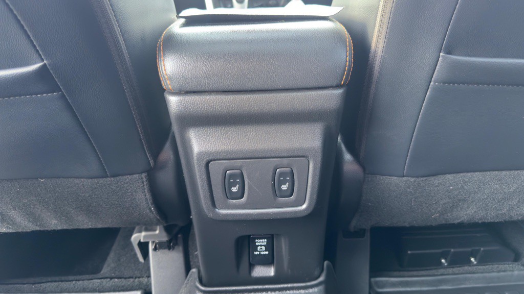 2019 Mitsubishi Eclipse Image 24