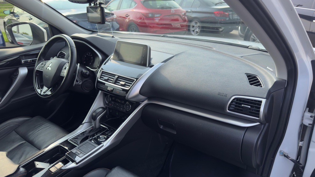 2019 Mitsubishi Eclipse Image 30