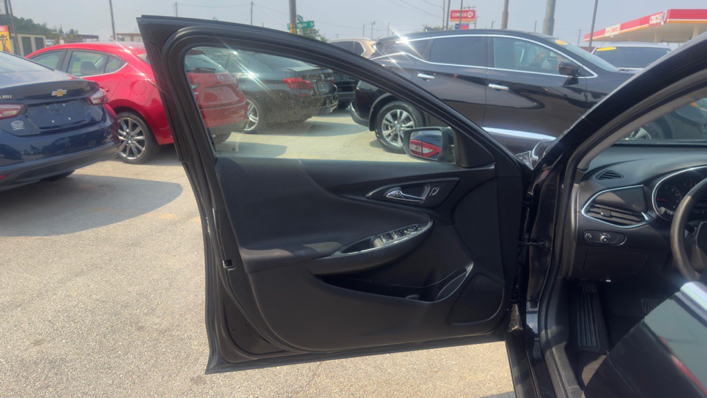 2019 Chevrolet Malibu Image 12