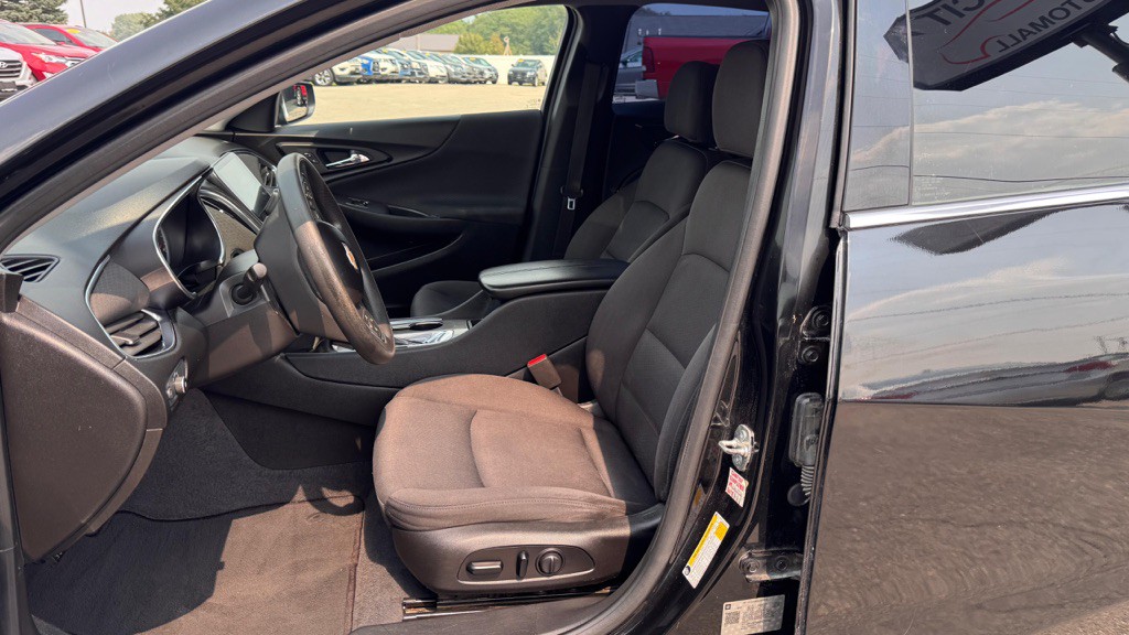 2019 Chevrolet Malibu Image 14