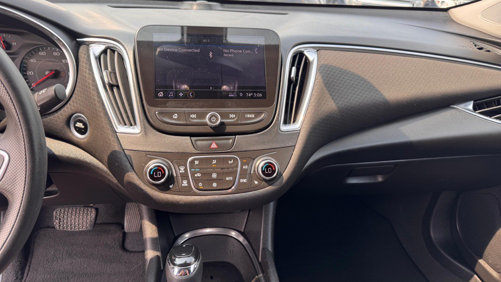 2019 Chevrolet Malibu Image 16