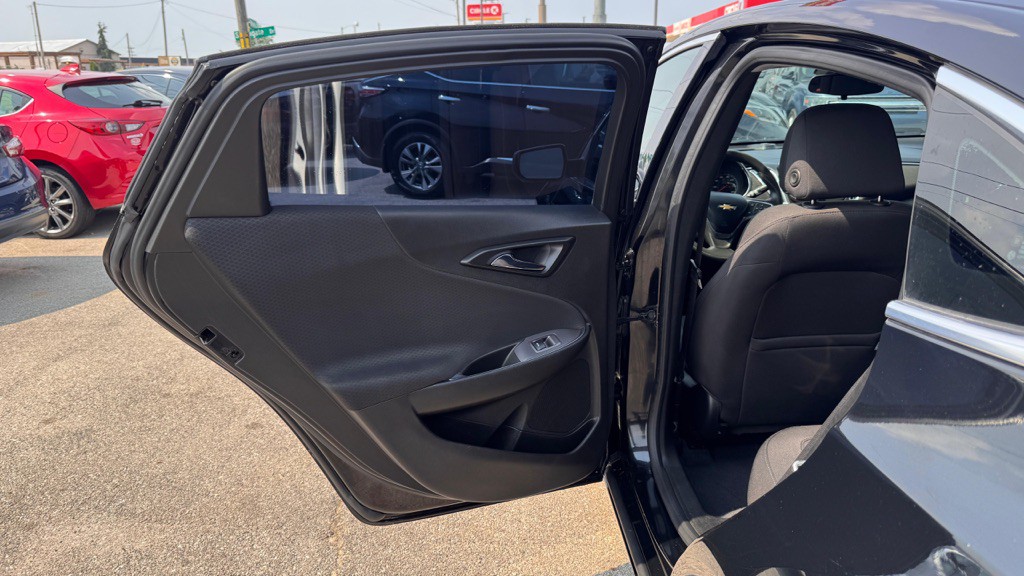 2019 Chevrolet Malibu Image 17