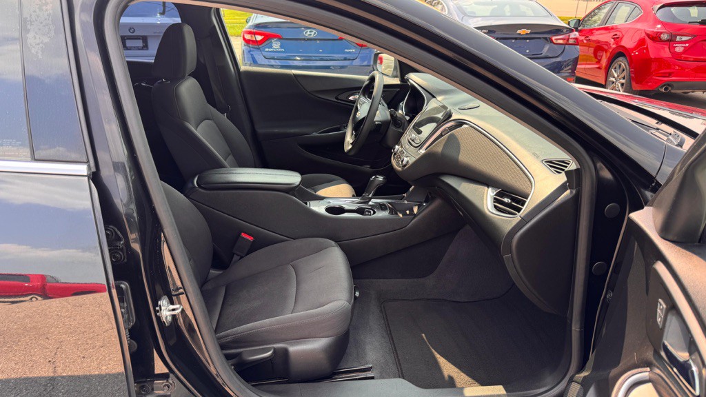 2019 Chevrolet Malibu Image 24