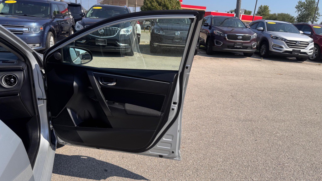 2018 Toyota Corolla Image 12