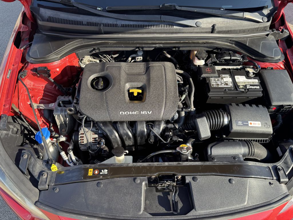 2017 Hyundai Elantra Image 9