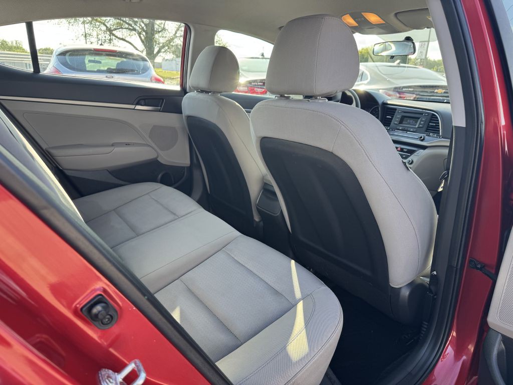 2017 Hyundai Elantra Image 17