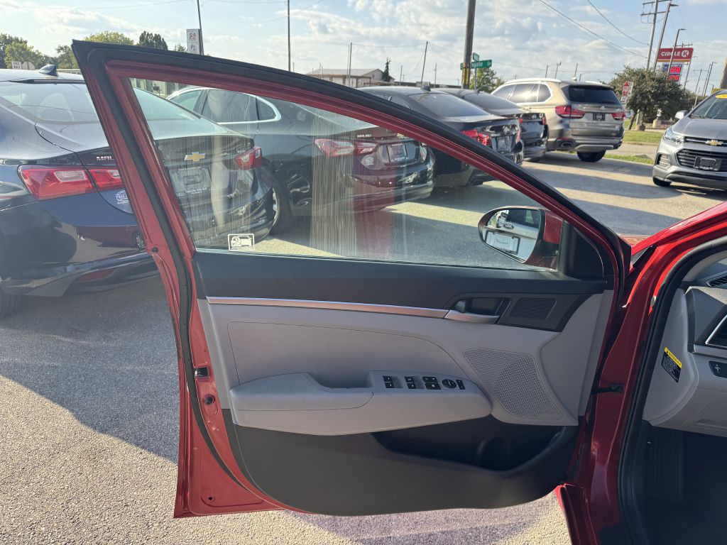 2017 Hyundai Elantra Image 25
