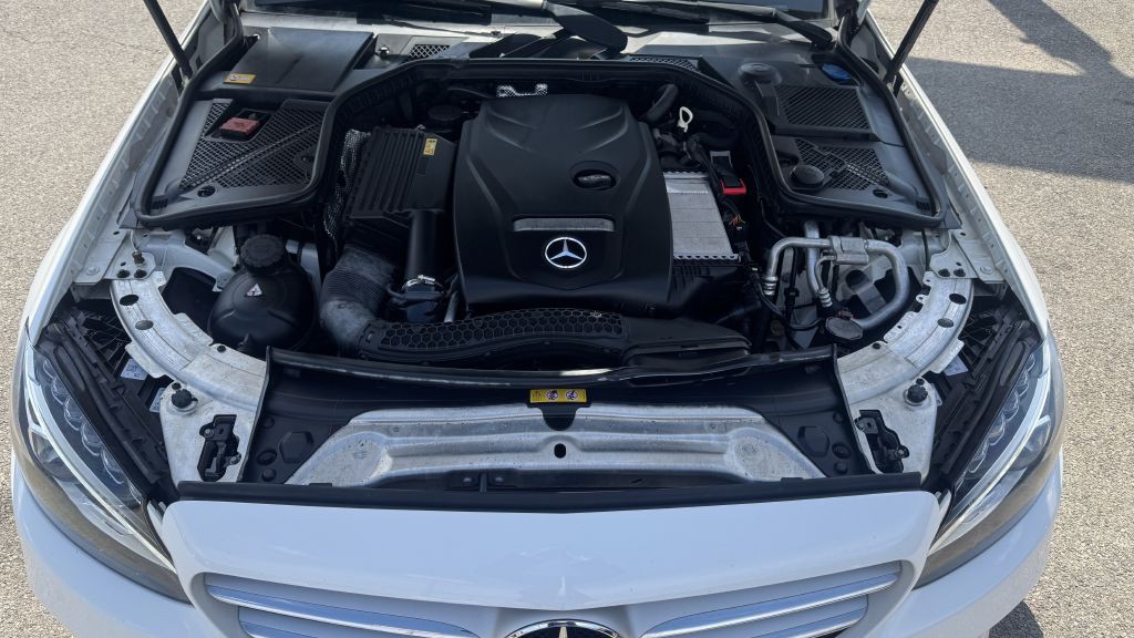 2015 Mercedes-Benz C-Class Image 9
