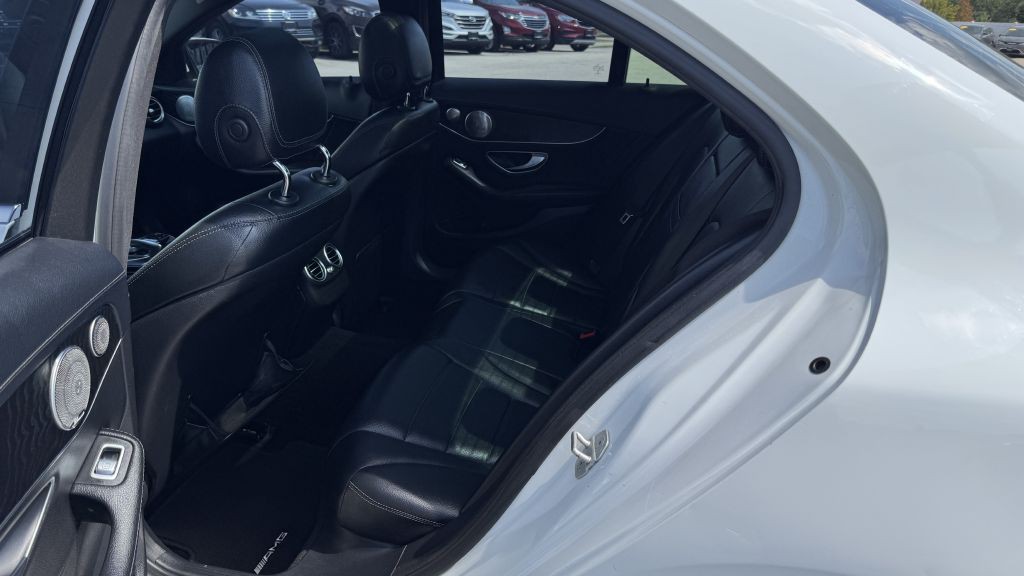 2015 Mercedes-Benz C-Class Image 24