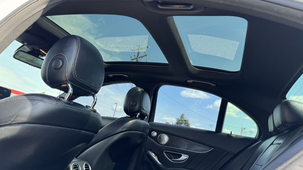 2015 Mercedes-Benz C-Class Image 26