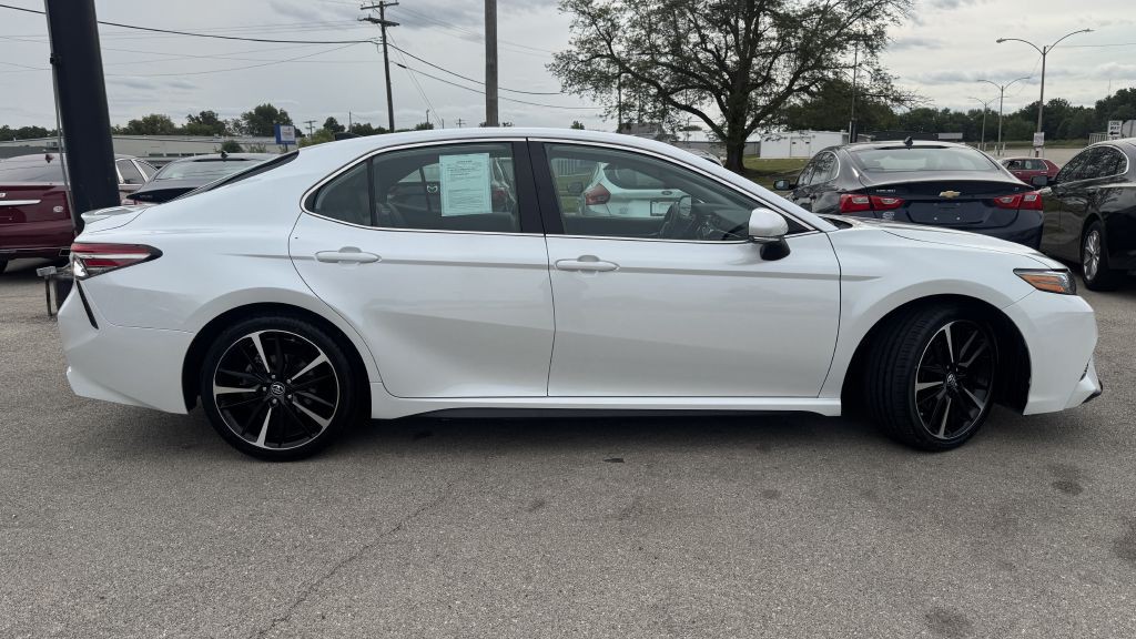 2019 Toyota Camry Image 7