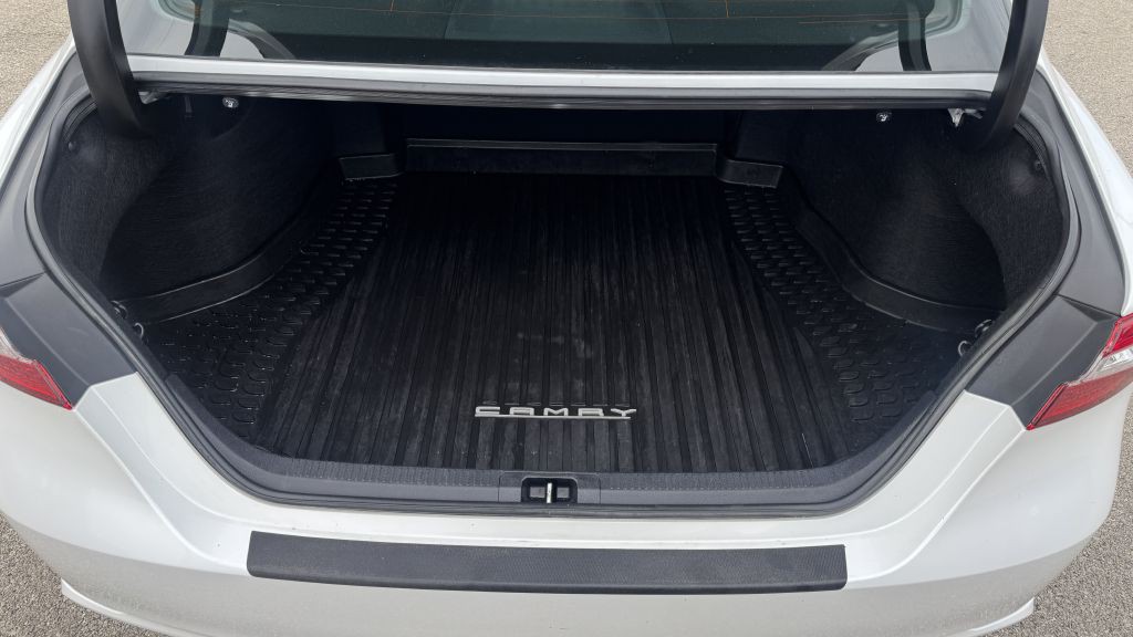 2019 Toyota Camry Image 9