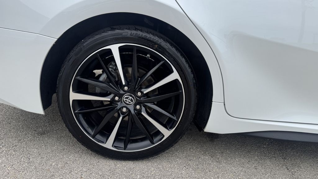 2019 Toyota Camry Image 10