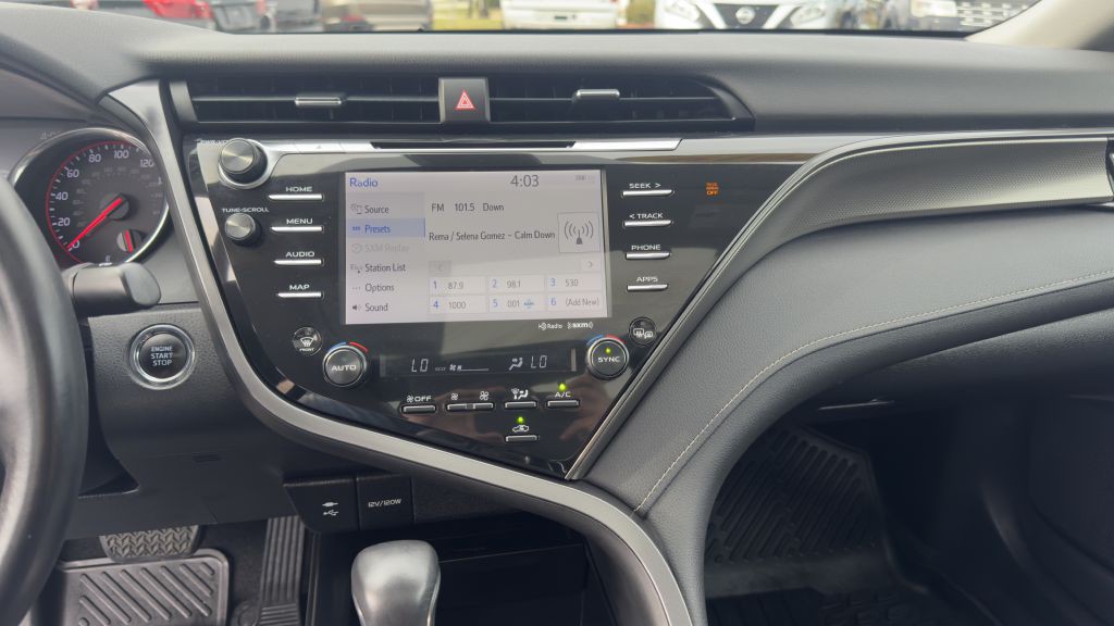 2019 Toyota Camry Image 17