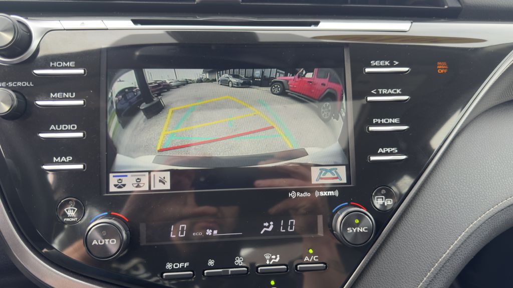 2019 Toyota Camry Image 18