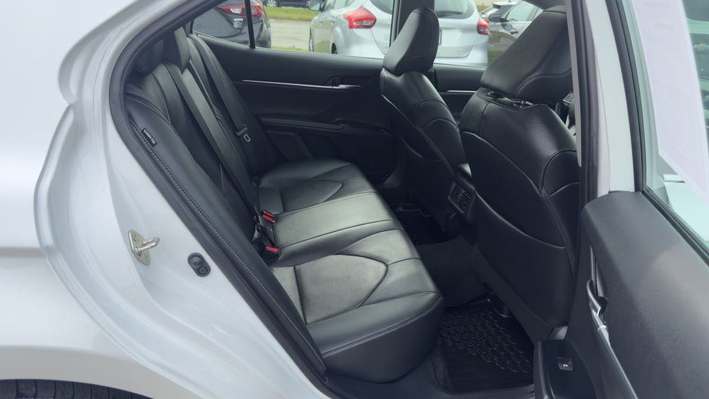 2019 Toyota Camry Image 24